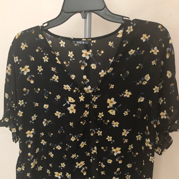 SPRING/SUMMER FLORAL TOP - Picture 4 of 4